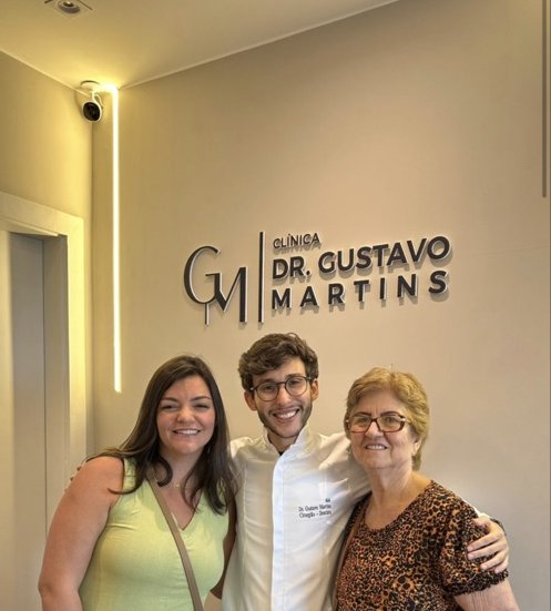 Lais Guimaraes na Clínica Gustavo Martins