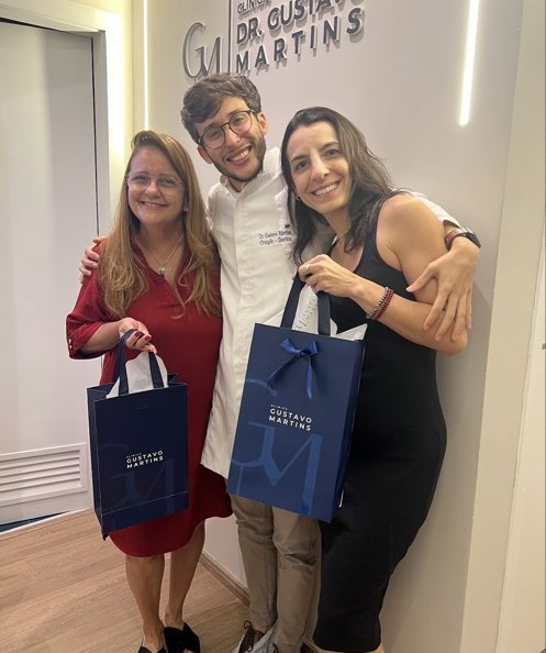 Monique Monteiro na Clínica Gustavo Martins